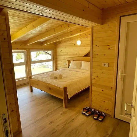 Bujtina Izet Selimaj Gasthuis Valbone