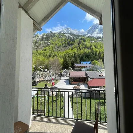 Bujtina Izet Selimaj Gasthuis Valbone