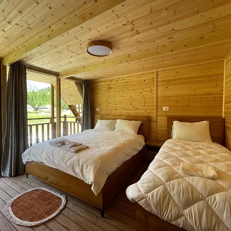 Bujtina Izet Selimaj Gasthuis Valbone