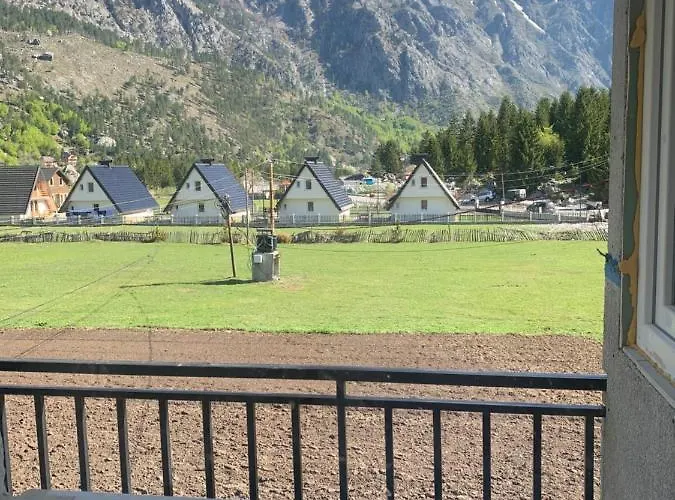 Bujtina Izet Selimaj 게스트하우스 3*