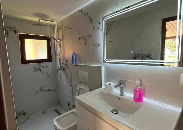 Bujtina Izet Selimaj Affittacamere