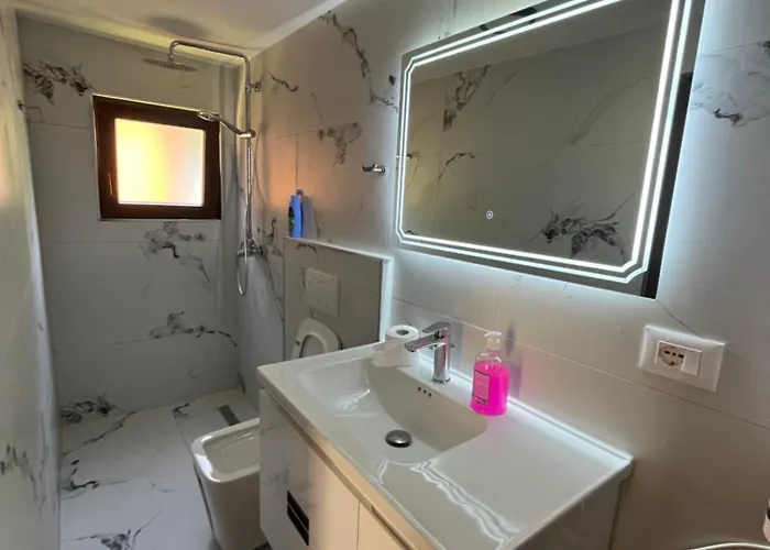 Πανσιόν Bujtina Izet Selimaj 3*