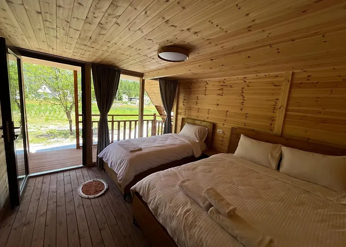 Bujtina Izet Selimaj Βαλμπόνα