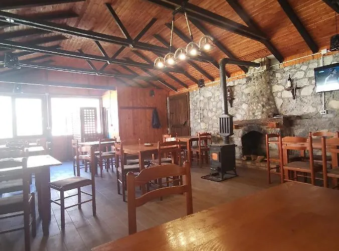 Bujtina Izet Selimaj 招待所 3*